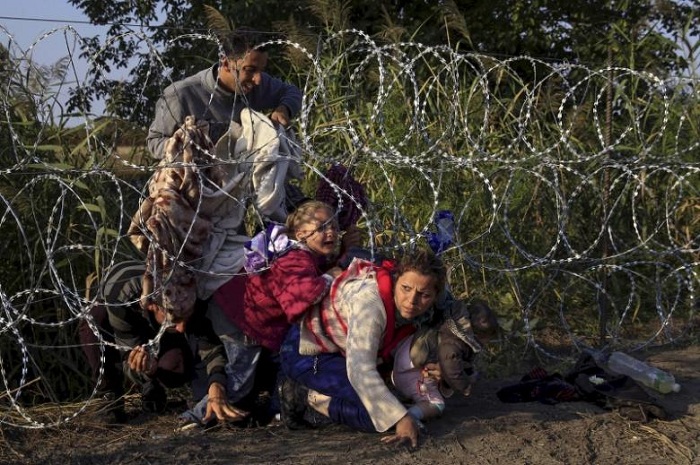 Hungary to build second fence on Serbian border to keep out migrants